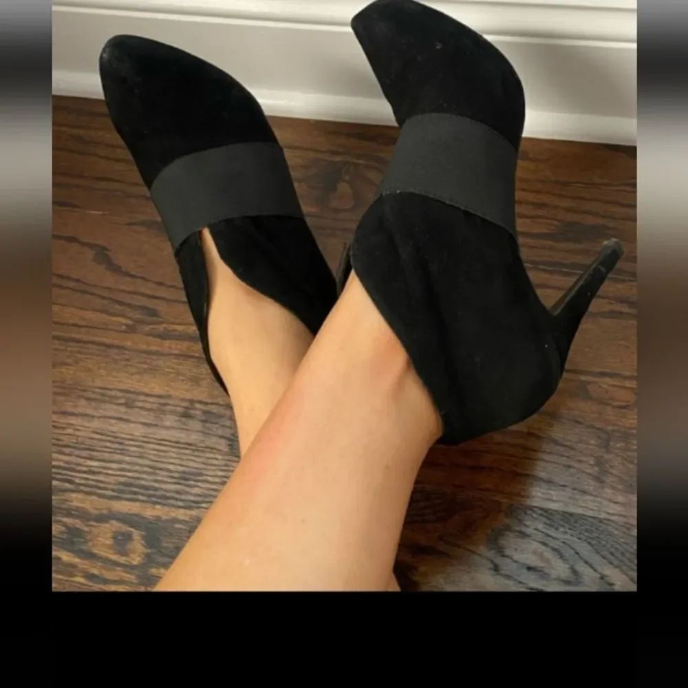 Gianni Bini Black Ankle Booties